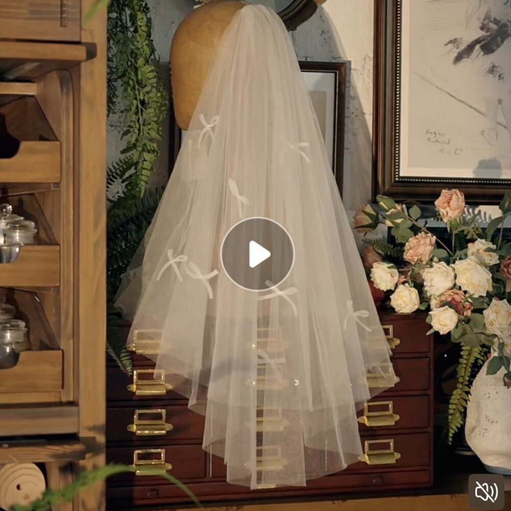 Bridal veil Bow & Pearl